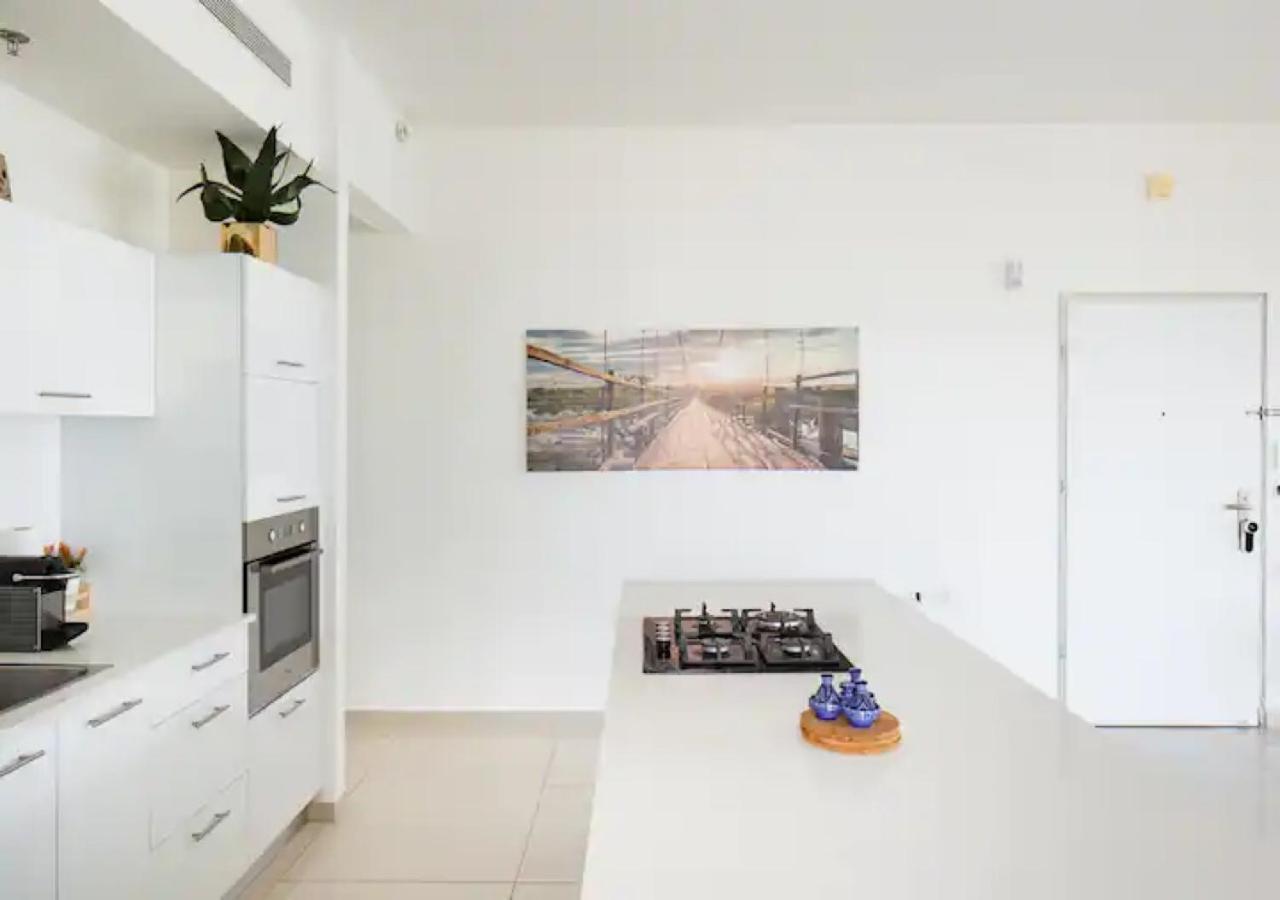 O&O Group- Special Apartment Sea View Luxury Tower バト・ヤム エクステリア 写真