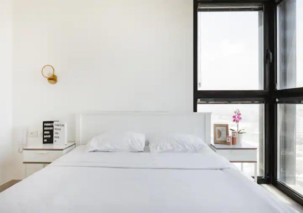 O&O Group- Special Apartment Sea View Luxury Tower バト・ヤム エクステリア 写真