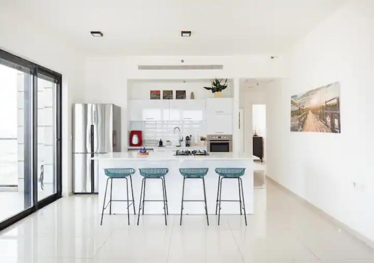 O&O Group- Special Apartment Sea View Luxury Tower バト・ヤム エクステリア 写真