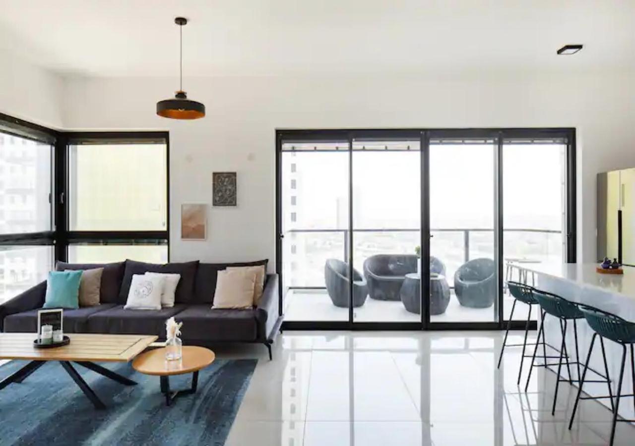 O&O Group- Special Apartment Sea View Luxury Tower バト・ヤム エクステリア 写真
