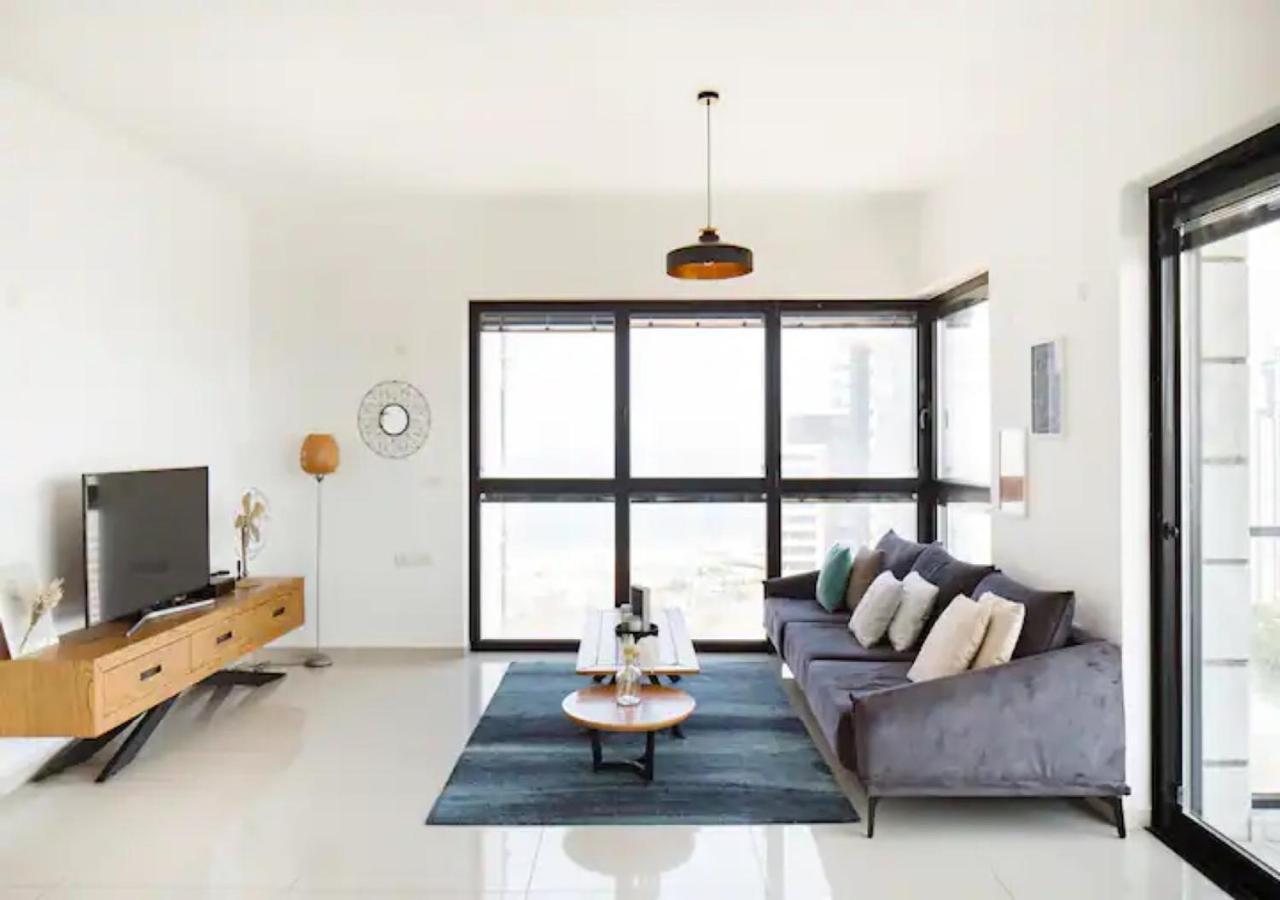 O&O Group- Special Apartment Sea View Luxury Tower バト・ヤム エクステリア 写真