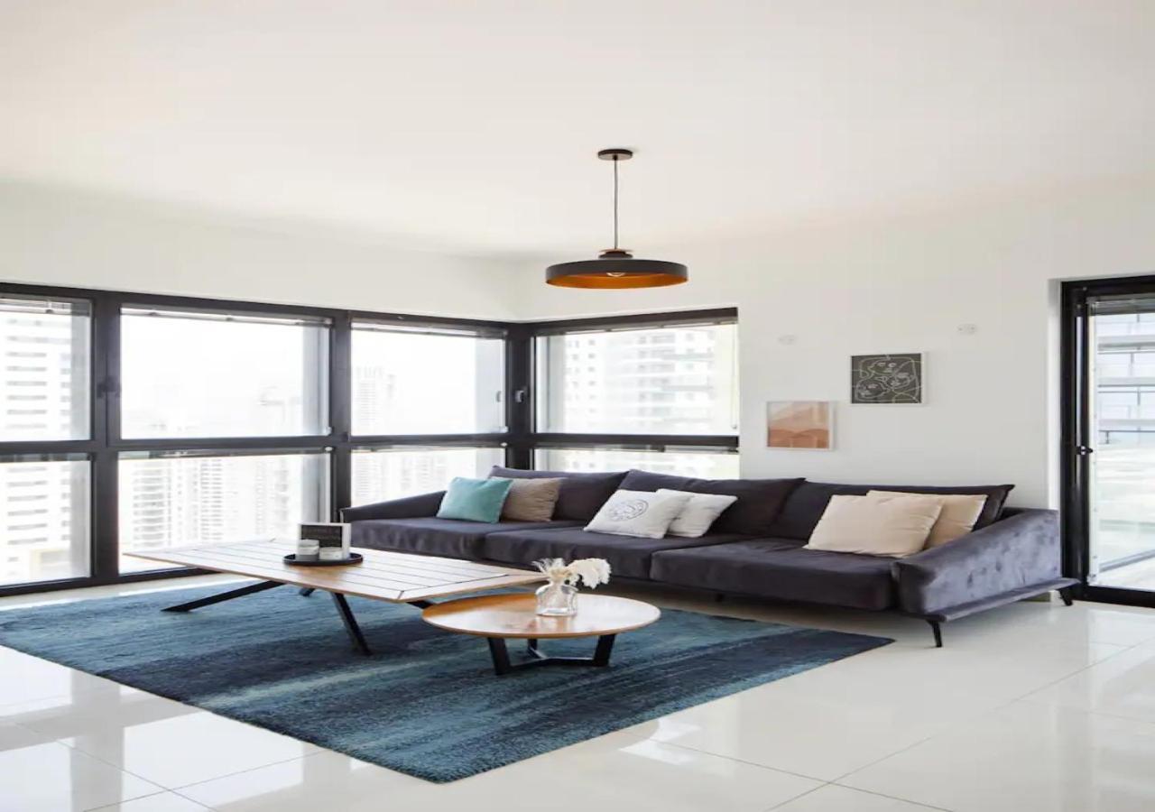O&O Group- Special Apartment Sea View Luxury Tower バト・ヤム エクステリア 写真